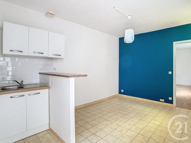 Appartement F2 à vendre - 2 pièces - 32.39 m2 - CHOISY LE ROI - 94 - ILE-DE-FRANCE - Century 21 A.A.R.S. Immo