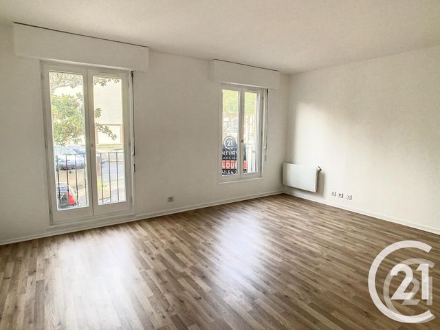 Appartement F2 à louer - 2 pièces - 50.11 m2 - THIAIS - 94 - ILE-DE-FRANCE - Century 21 A.A.R.S. Immo